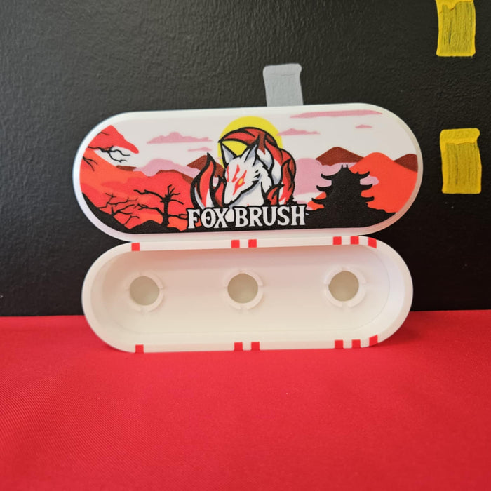 🌀 BEYBLADE X, DECK CASE, FOX BRUSH (rounded)  – Awesome Essentials