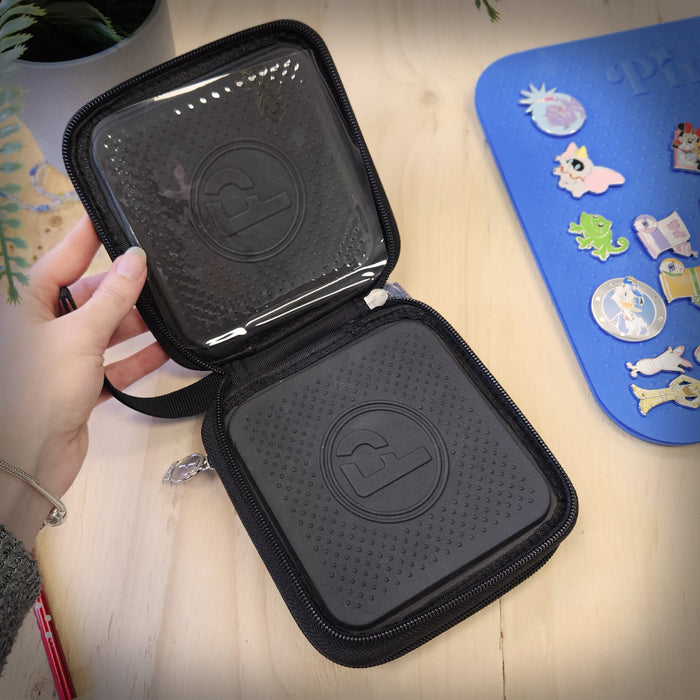 PinFolio Mini Show - Black / White